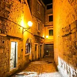 Short Street Апартаменты